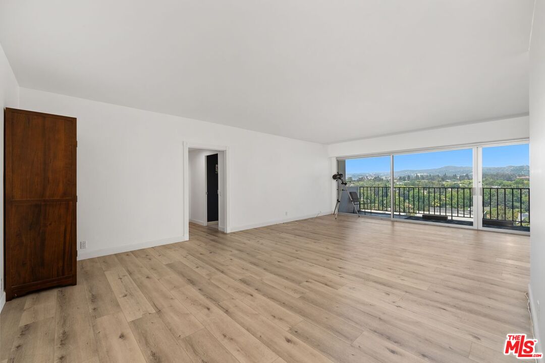 10450 Wilshire Blvd Unit: 11G