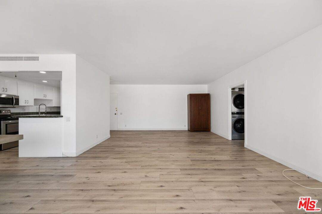 10450 Wilshire Blvd Unit: 11G