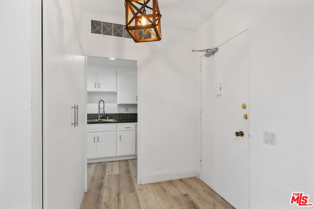 10450 Wilshire Blvd Unit: 11G