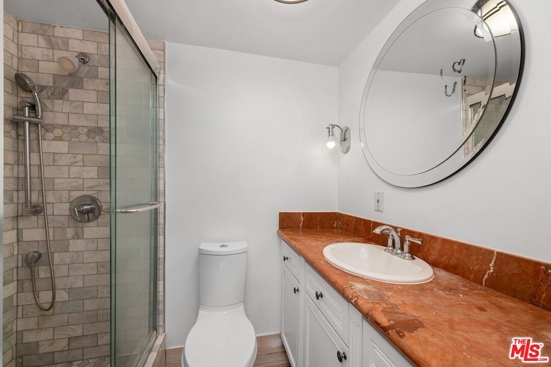 10450 Wilshire Blvd Unit: 11G