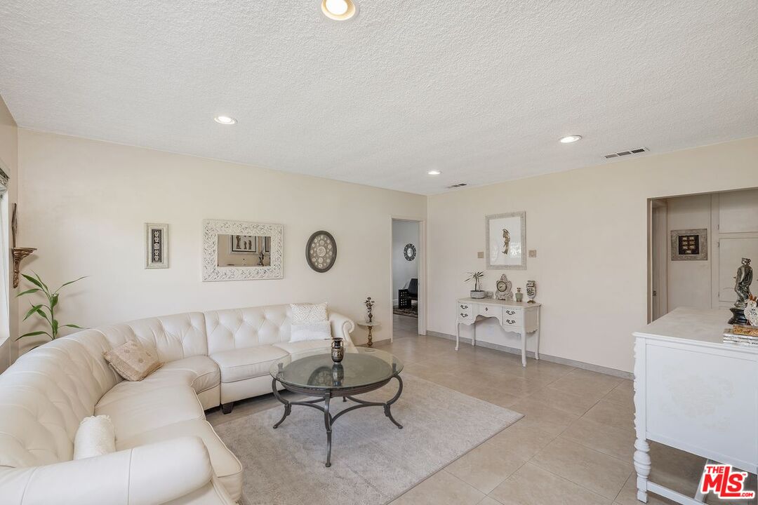9732 E Camino Real Ave