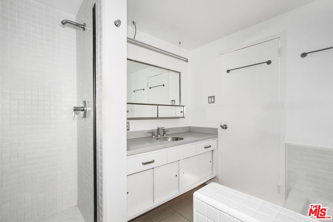 4411 Los Feliz Blvd Unit: 603