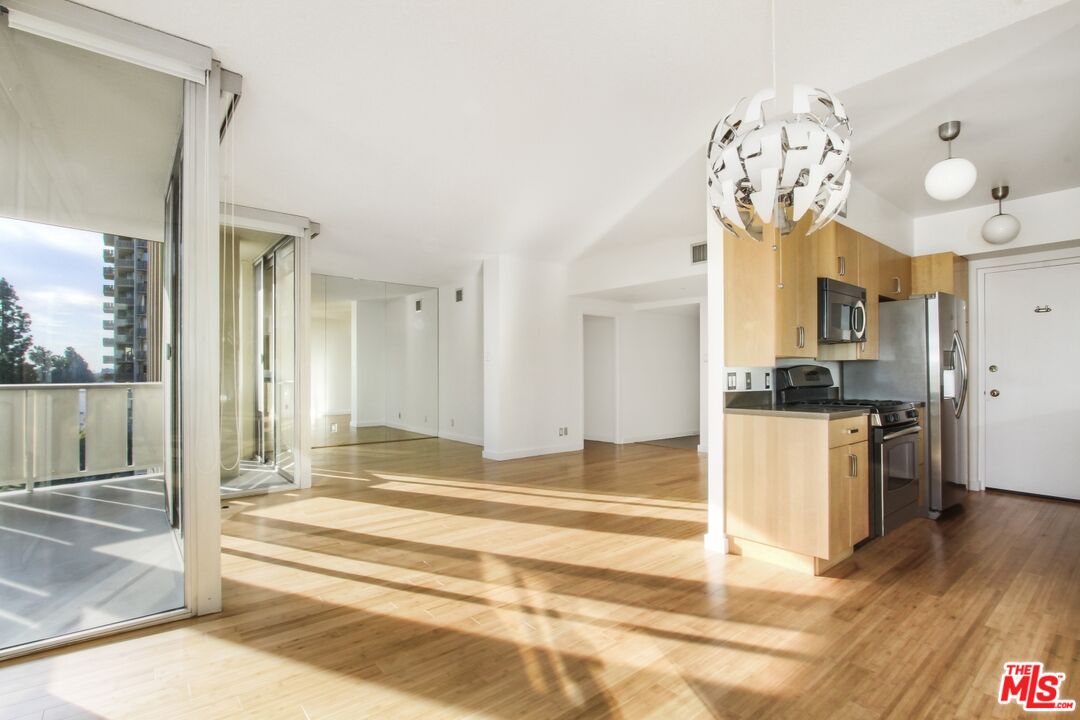 4411 Los Feliz Blvd Unit: 603