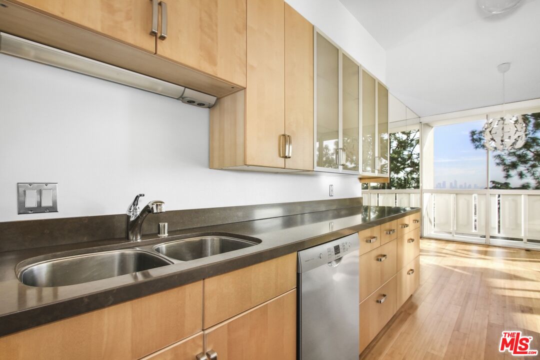 4411 Los Feliz Blvd Unit: 603