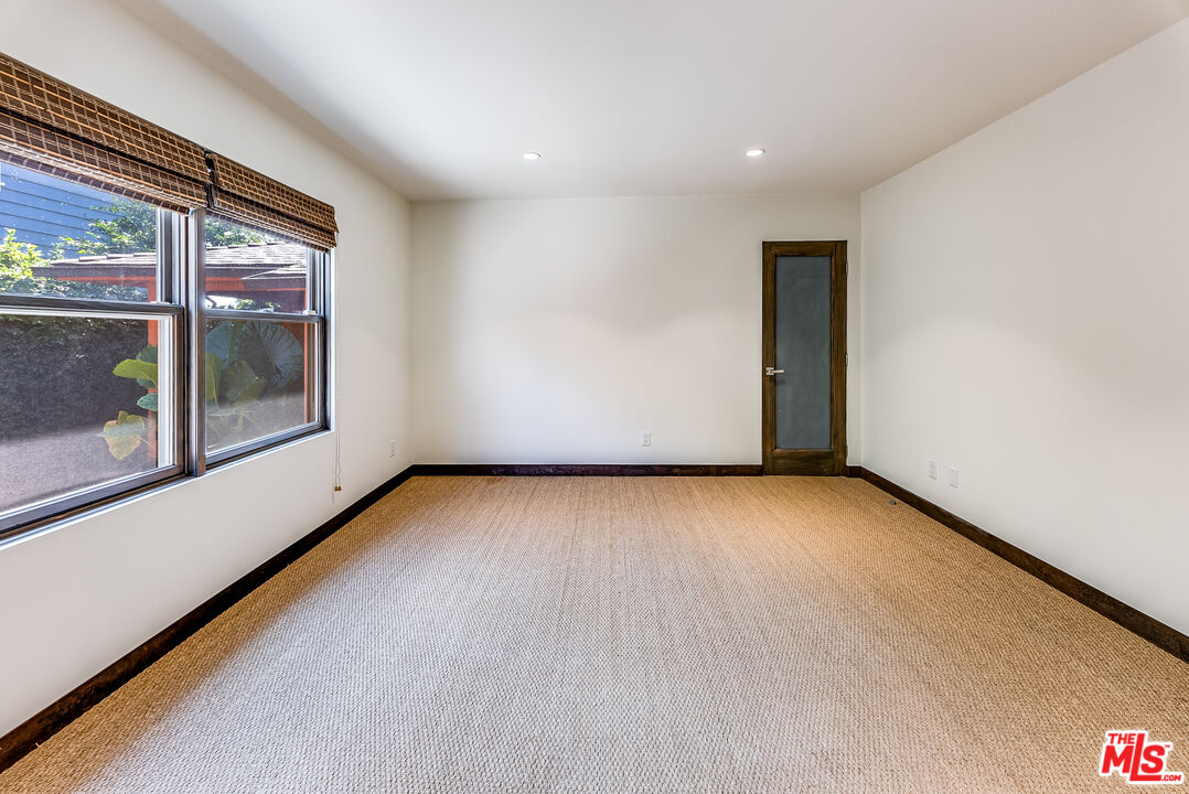 242 S Anita Ave