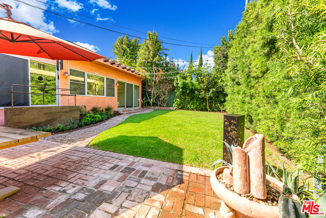 242 S Anita Ave