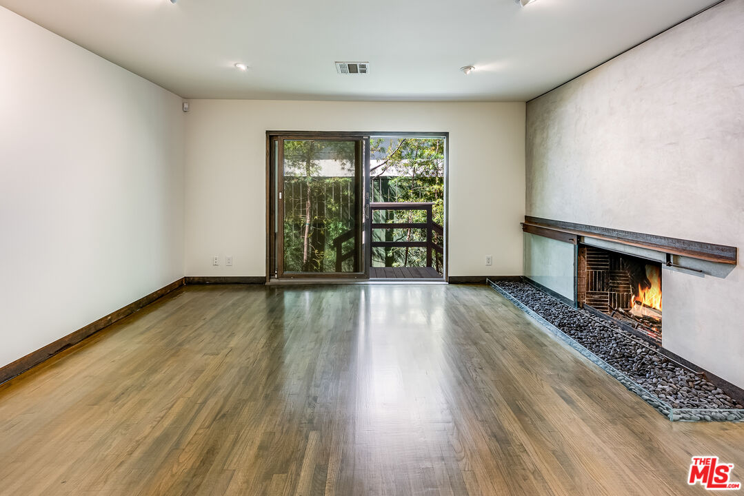 242 S Anita Ave