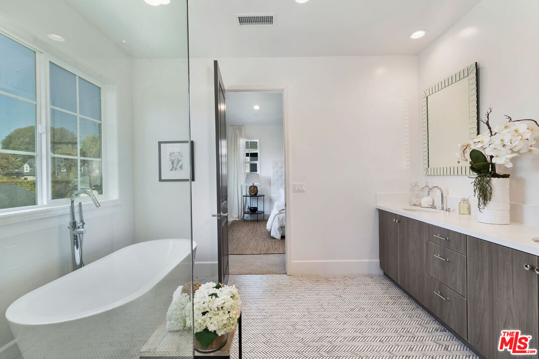 3211 Castle Heights Ave