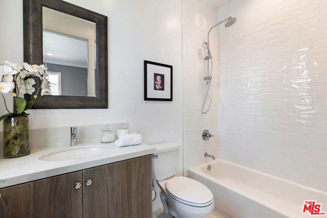 3211 Castle Heights Ave