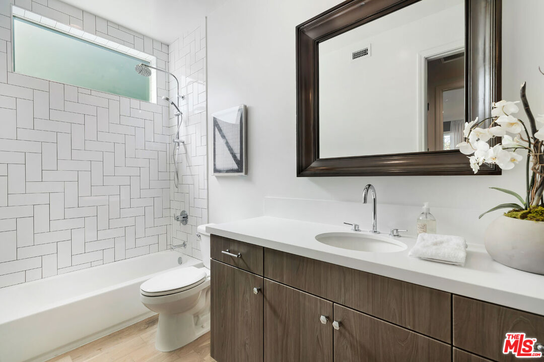 3211 Castle Heights Ave