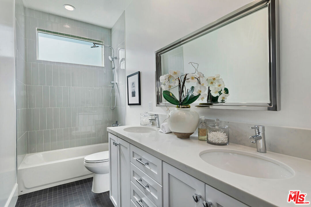 3211 Castle Heights Ave