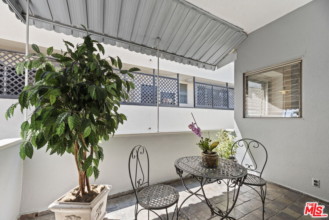 332 S Elm Dr Unit: 6