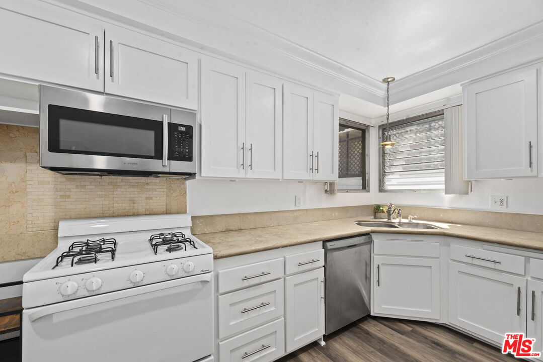 332 S Elm Dr Unit: 6