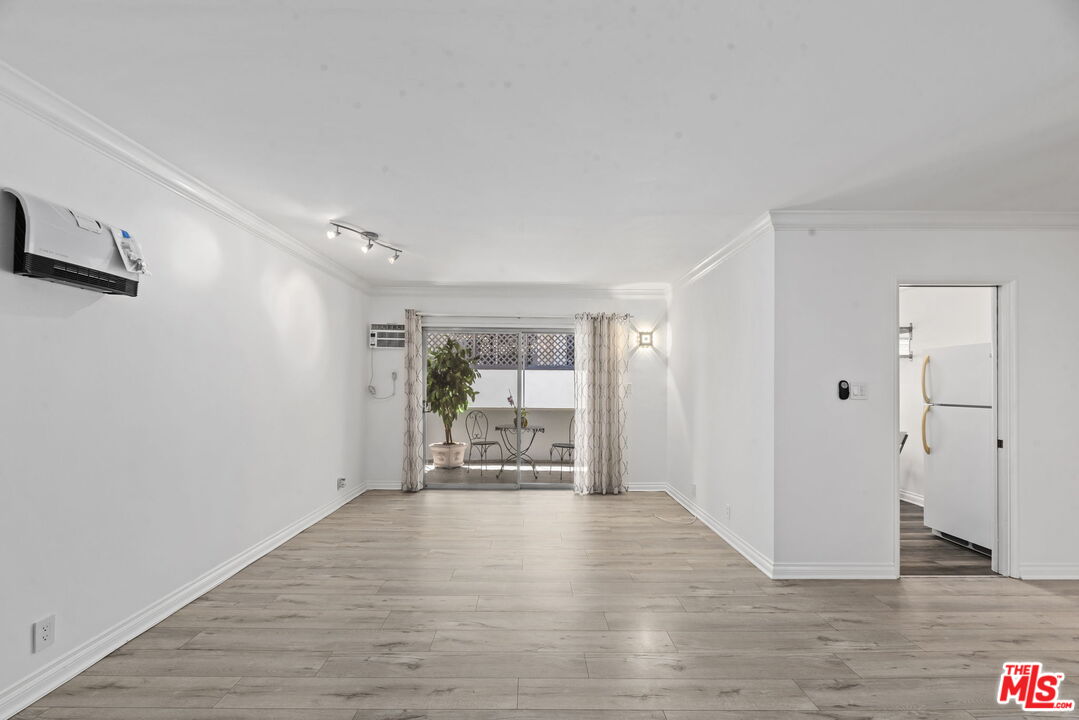 332 S Elm Dr Unit: 6