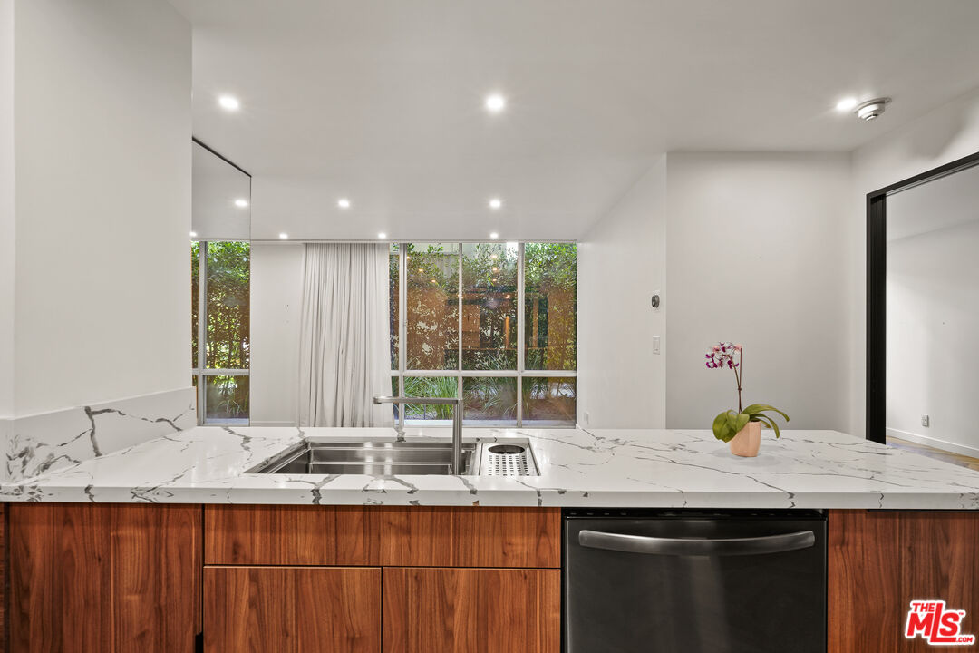 2170 Century Park Unit: 103S