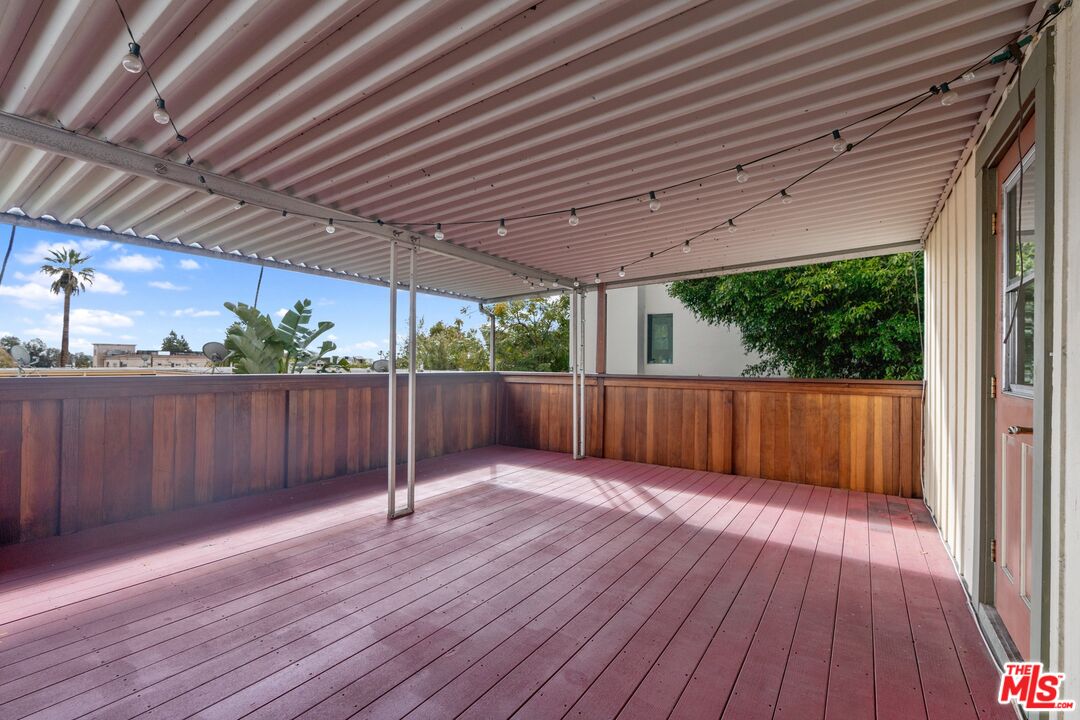 918 N San Vicente Blvd