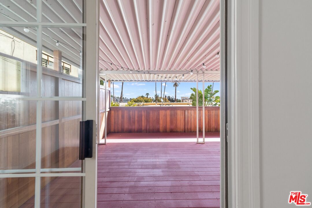 918 N San Vicente Blvd