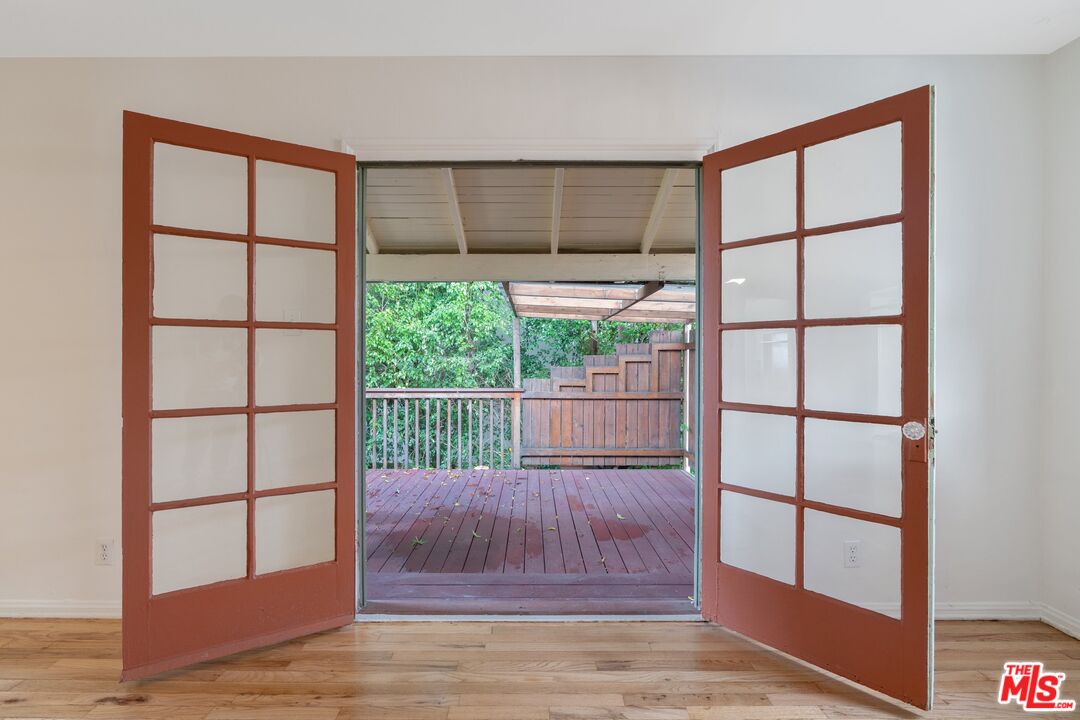 918 N San Vicente Blvd