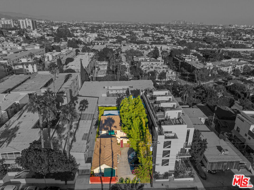 918 N San Vicente Blvd