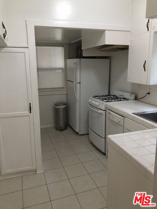 918 N San Vicente Blvd