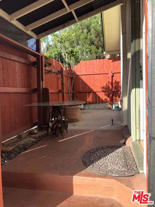 918 N San Vicente Blvd