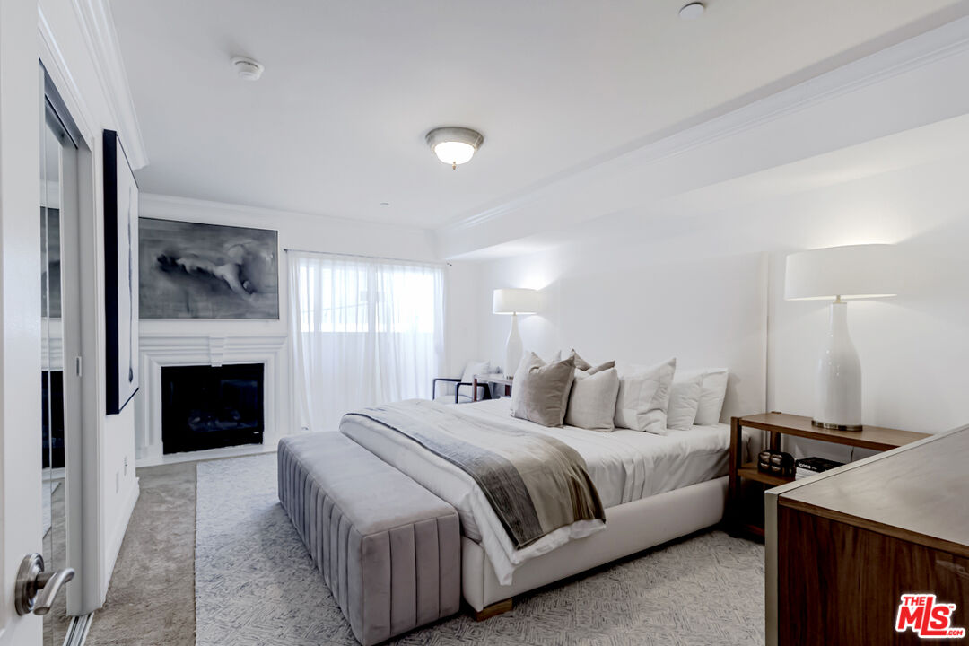 123 S Clark Dr Unit: 203