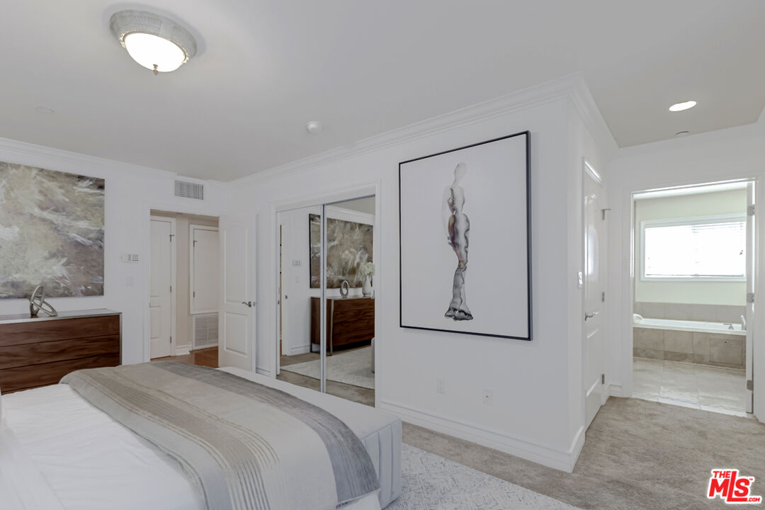 123 S Clark Dr Unit: 203