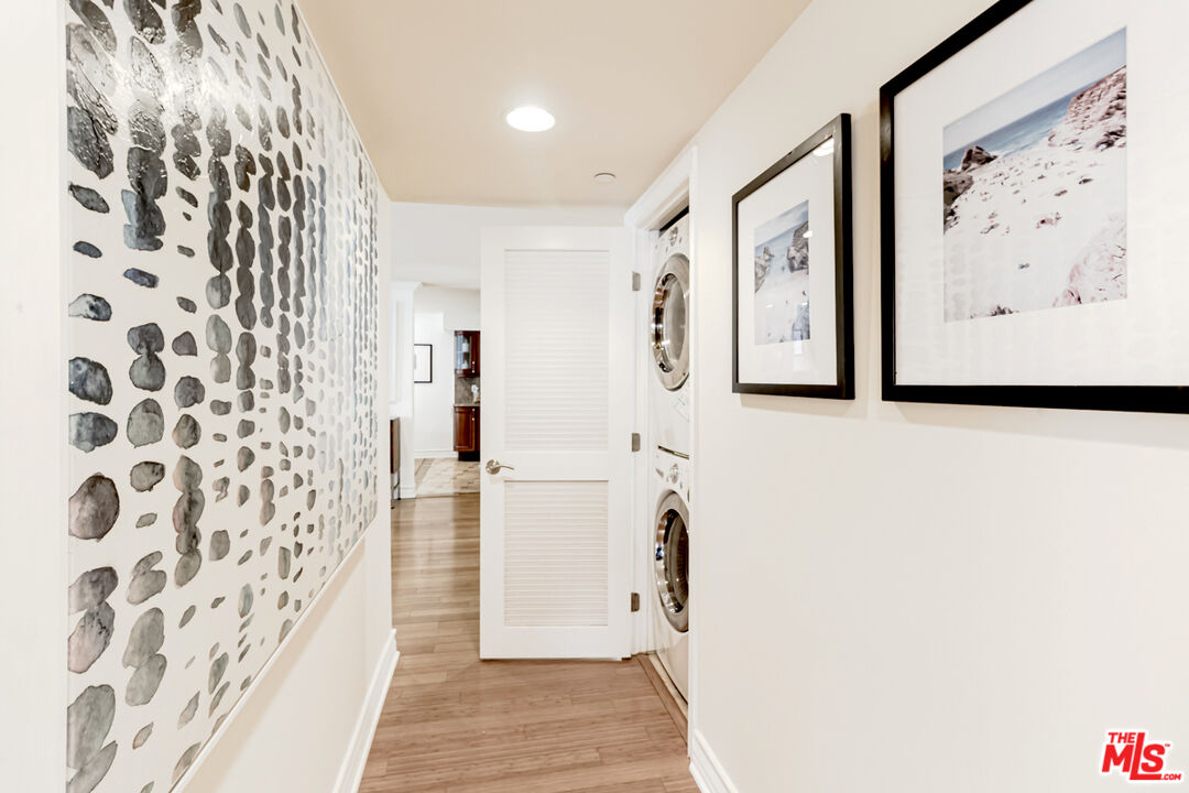 123 S Clark Dr Unit: 203