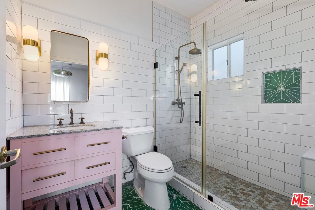 10760 Lawler St Unit: 4