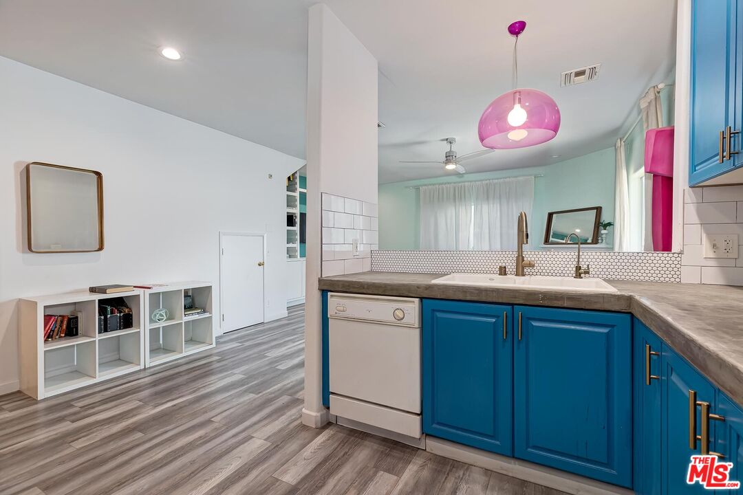 10760 Lawler St Unit: 4