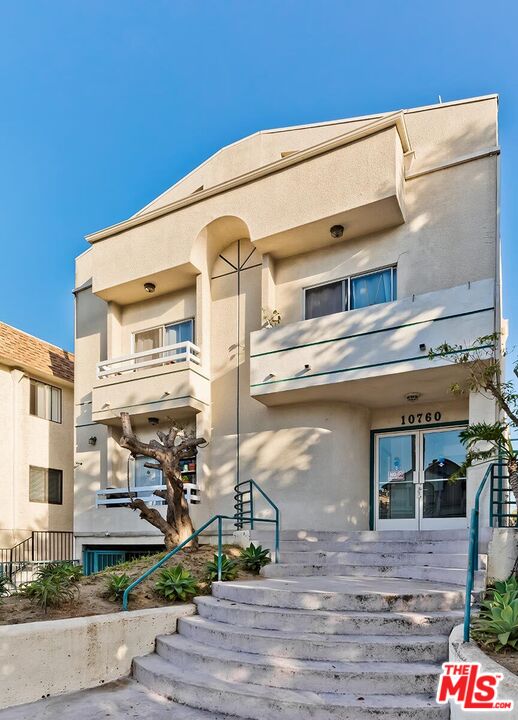 10760 Lawler St Unit: 4