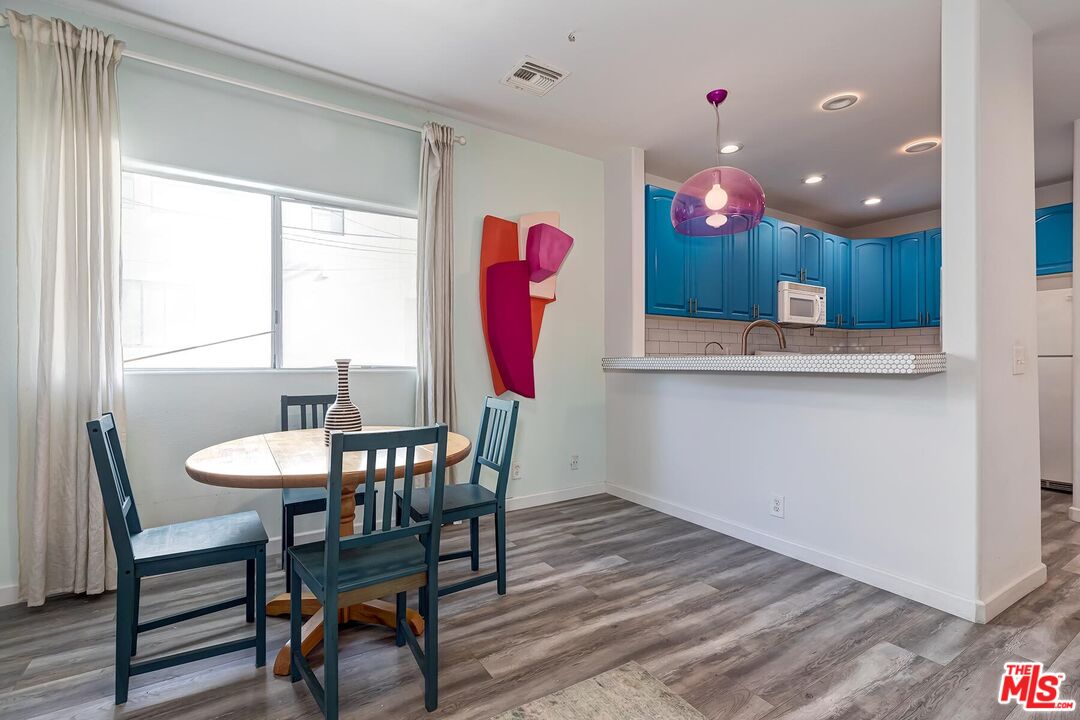 10760 Lawler St Unit: 4