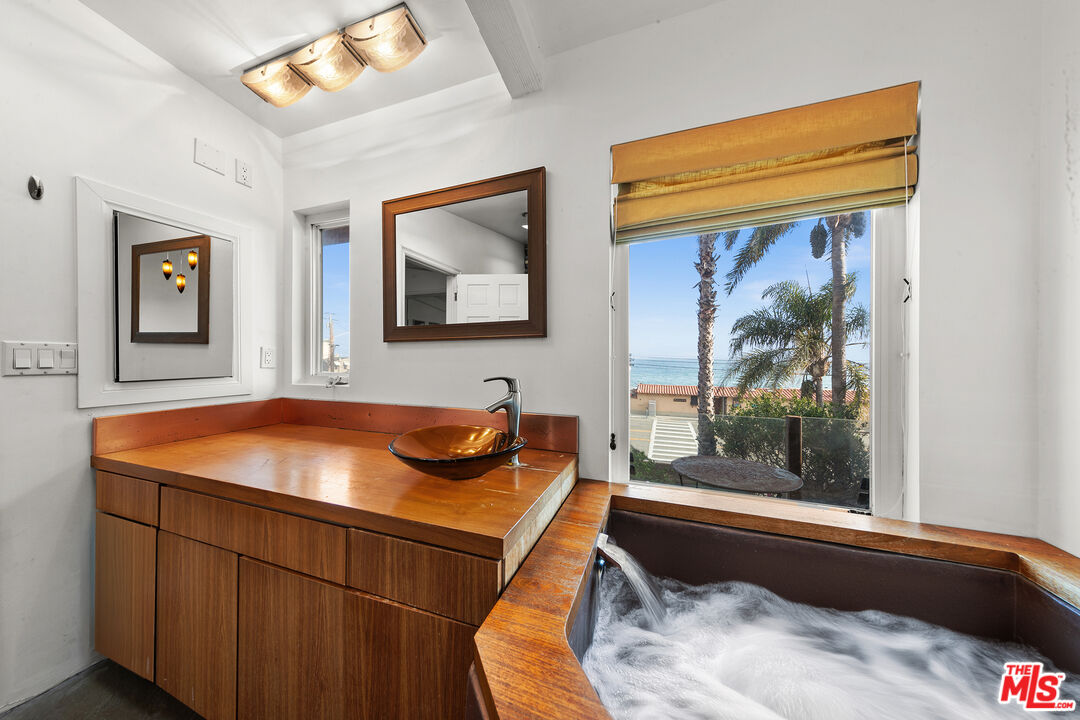 21439 Pacific Coast Hwy