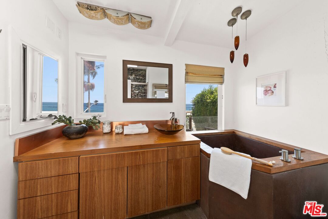 21439 Pacific Coast Hwy