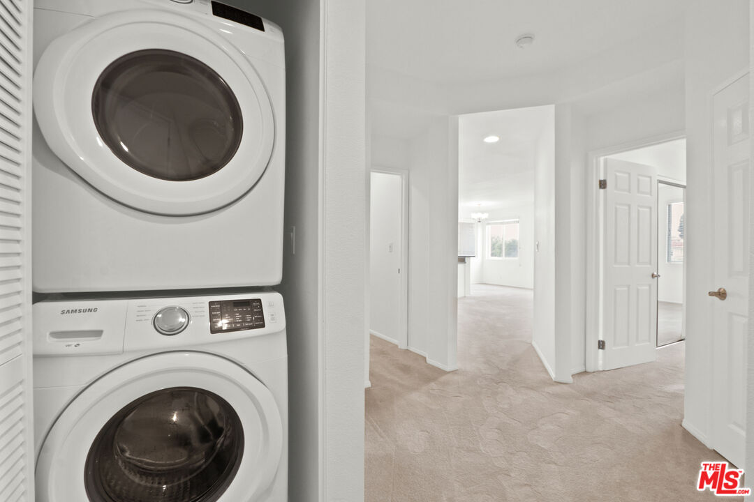 5430 Bellingham Ave Unit: 306