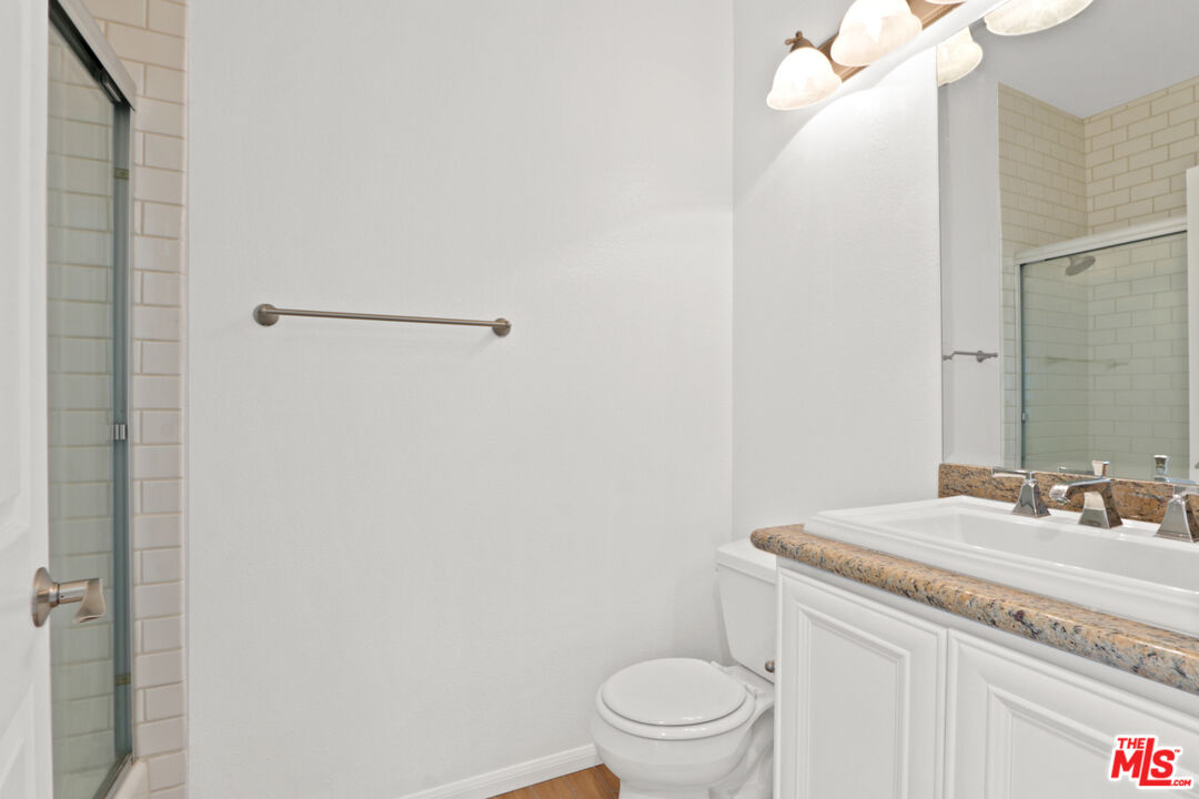 5430 Bellingham Ave Unit: 306