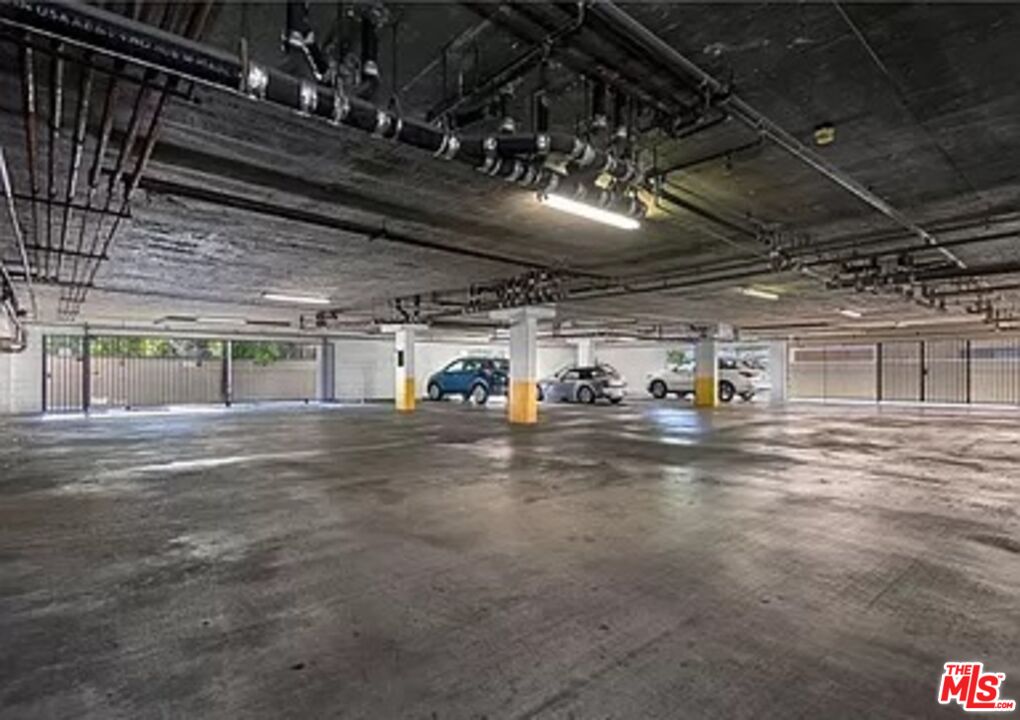 5430 Bellingham Ave Unit: 306