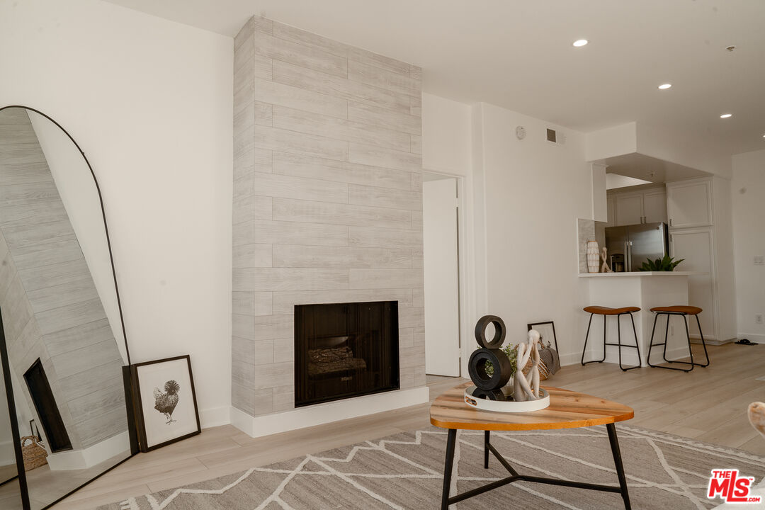 1225 Armacost Ave Unit: 205