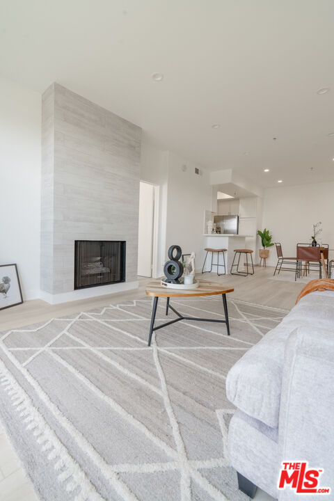 1225 Armacost Ave Unit: 205
