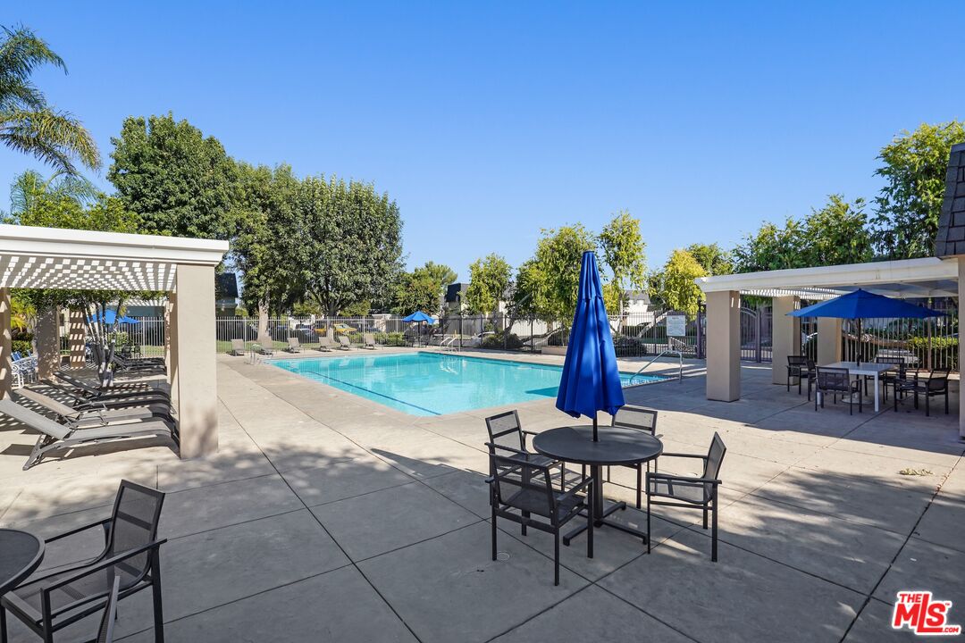 19246 Hamlin St Unit: 1