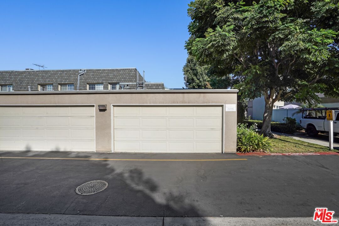 19246 Hamlin St Unit: 1