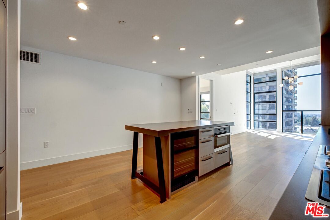 10777 Wilshire Blvd Unit: 708