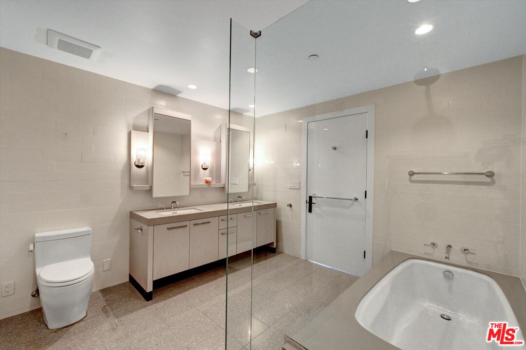 10777 Wilshire Blvd Unit: 708