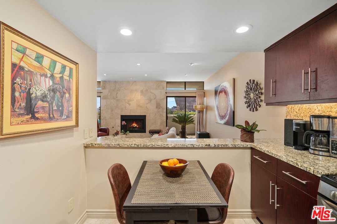 950 Hancock Ave Unit: 203