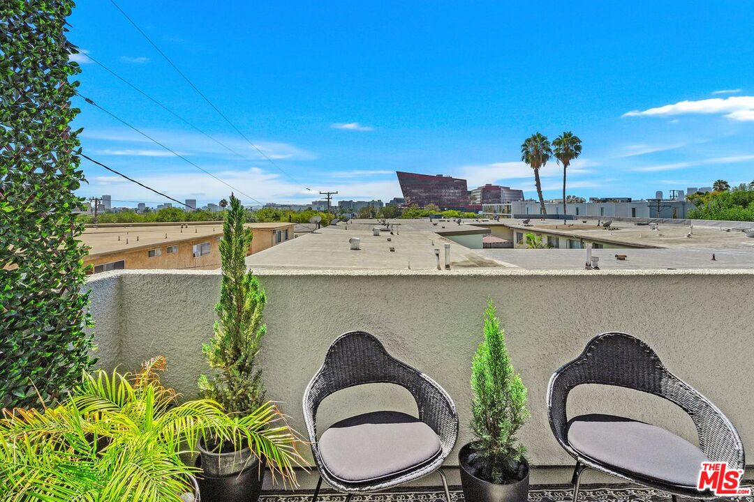 950 Hancock Ave Unit: 203