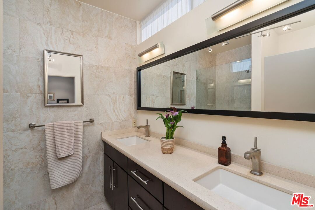 950 Hancock Ave Unit: 203