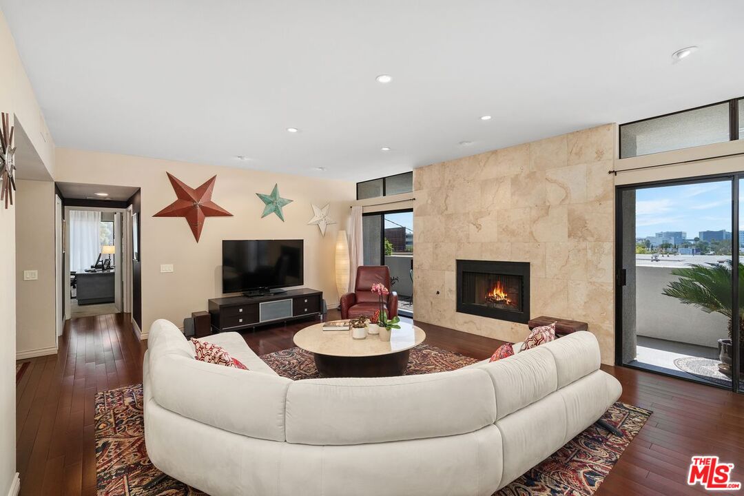 950 Hancock Ave Unit: 203