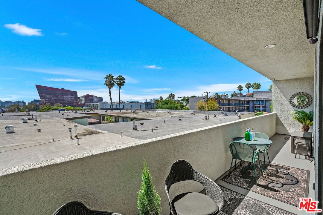 950 Hancock Ave Unit: 203