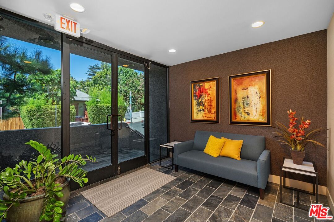 950 Hancock Ave Unit: 203