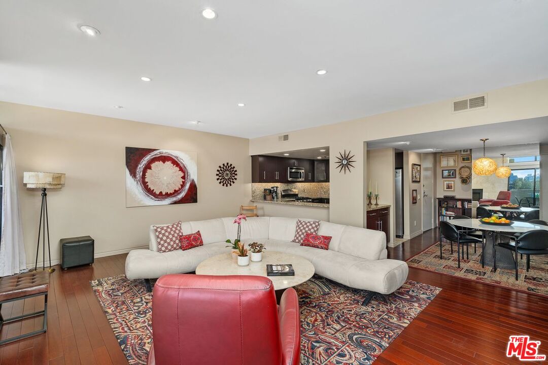 950 Hancock Ave Unit: 203